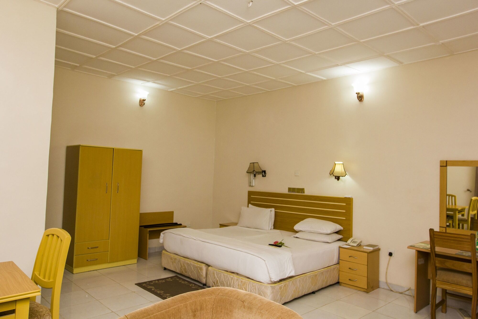 Eemjm Hotels And Suites Limited Uyo Exterior photo